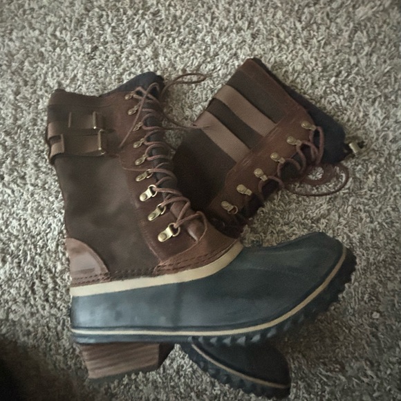 Sorel Women's Conquest Carly II Waterproof Boots Peatmoss discontinued - Picture 2 of 13